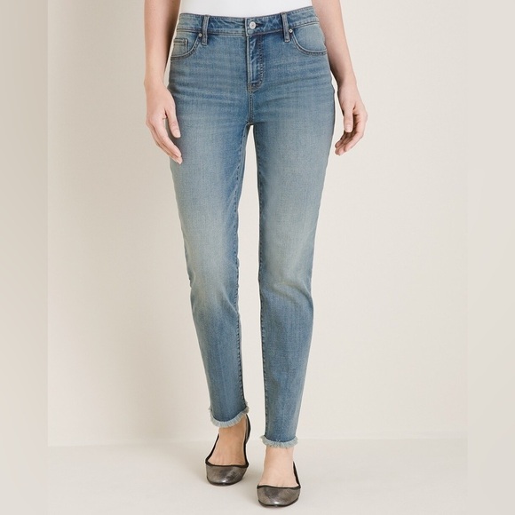 Chicos So Slimming Ankle Frayed-Hem Girlfriend Jeans Sz-12R (Chicos-2R) A15 - Picture 1 of 13